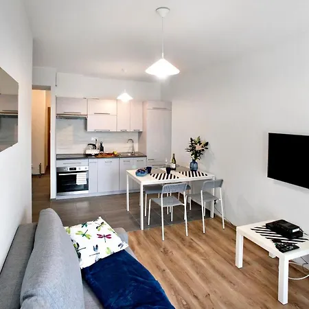 Mlociny - 2 Bed Serviced Sokratesa *